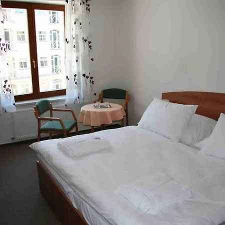 호텔 Lazensky Park 4*